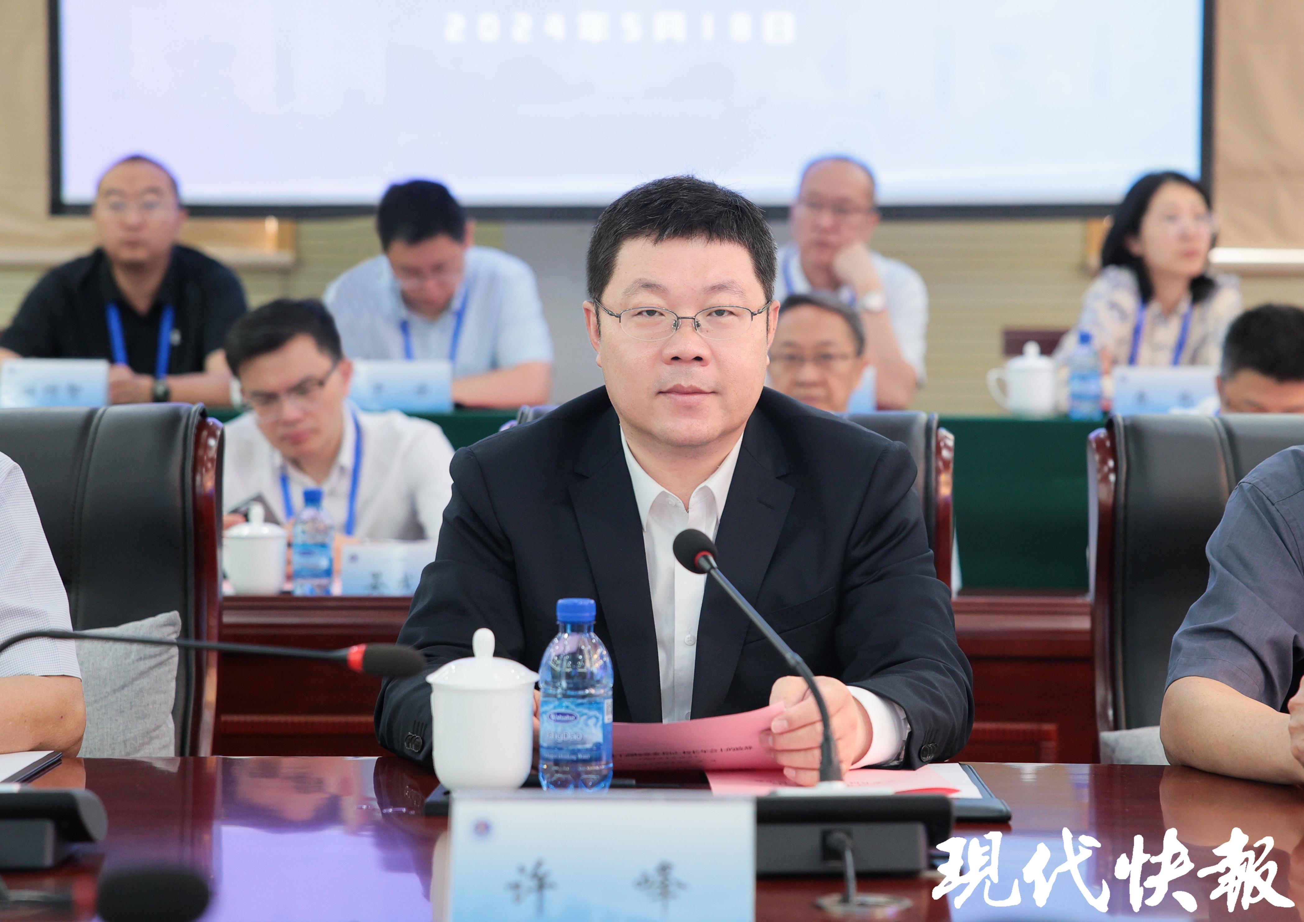 2024年全国化工高校党委书记校长年会在江苏海洋大学举行(图3) 2024年全国化工高校党委书记校长年会在江苏海洋大学举行(图3)