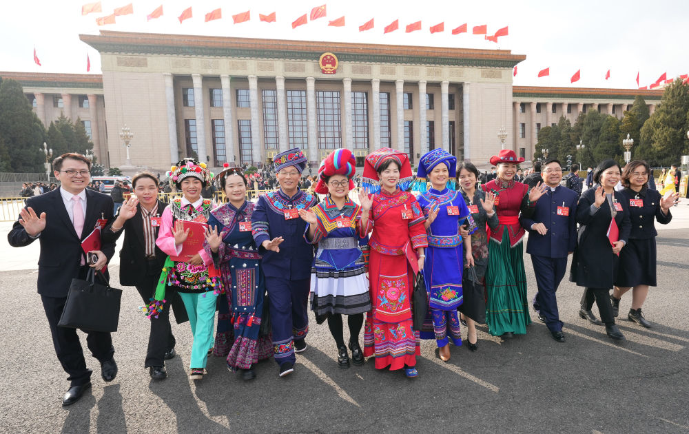 新华全媒头条又踏层峰辟新天 ——《中央关于进一步全面深化改革、推进中国式现代化的决定》诞生记(图3)