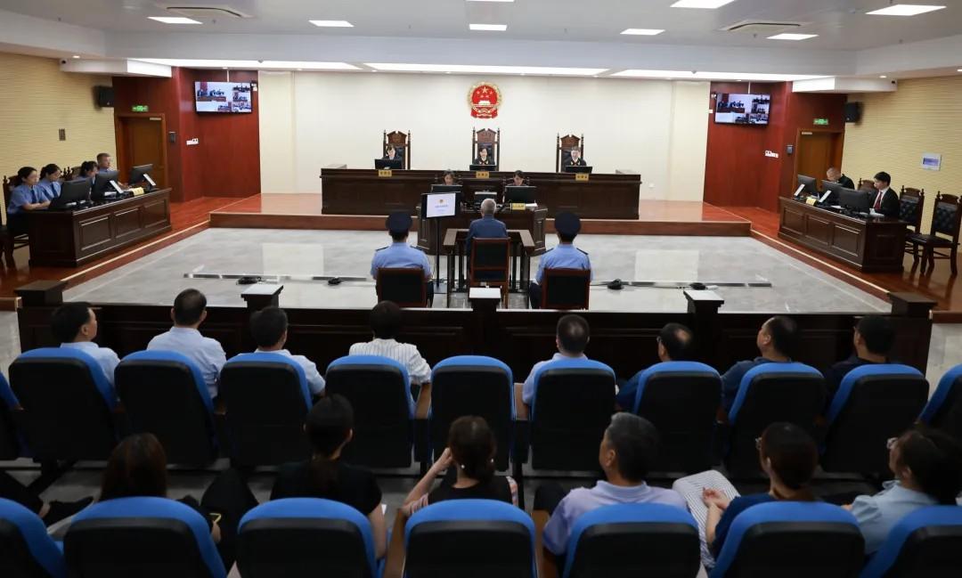 中國石化天然氣分公司原黨委書記段彥修受賄案一審開庭(图3) 中國石化天然氣分公司原黨委書記段彥修受賄案一審開庭(图3)