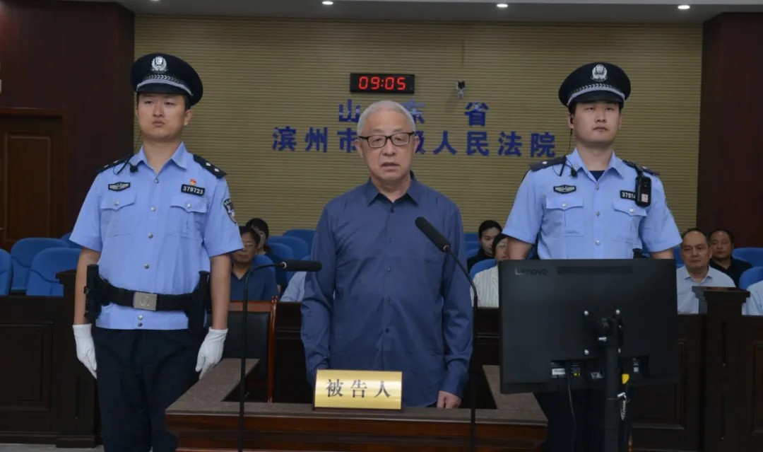 中國石化天然氣分公司原黨委書記段彥修受賄案一審開庭(图2) 中國石化天然氣分公司原黨委書記段彥修受賄案一審開庭(图2)